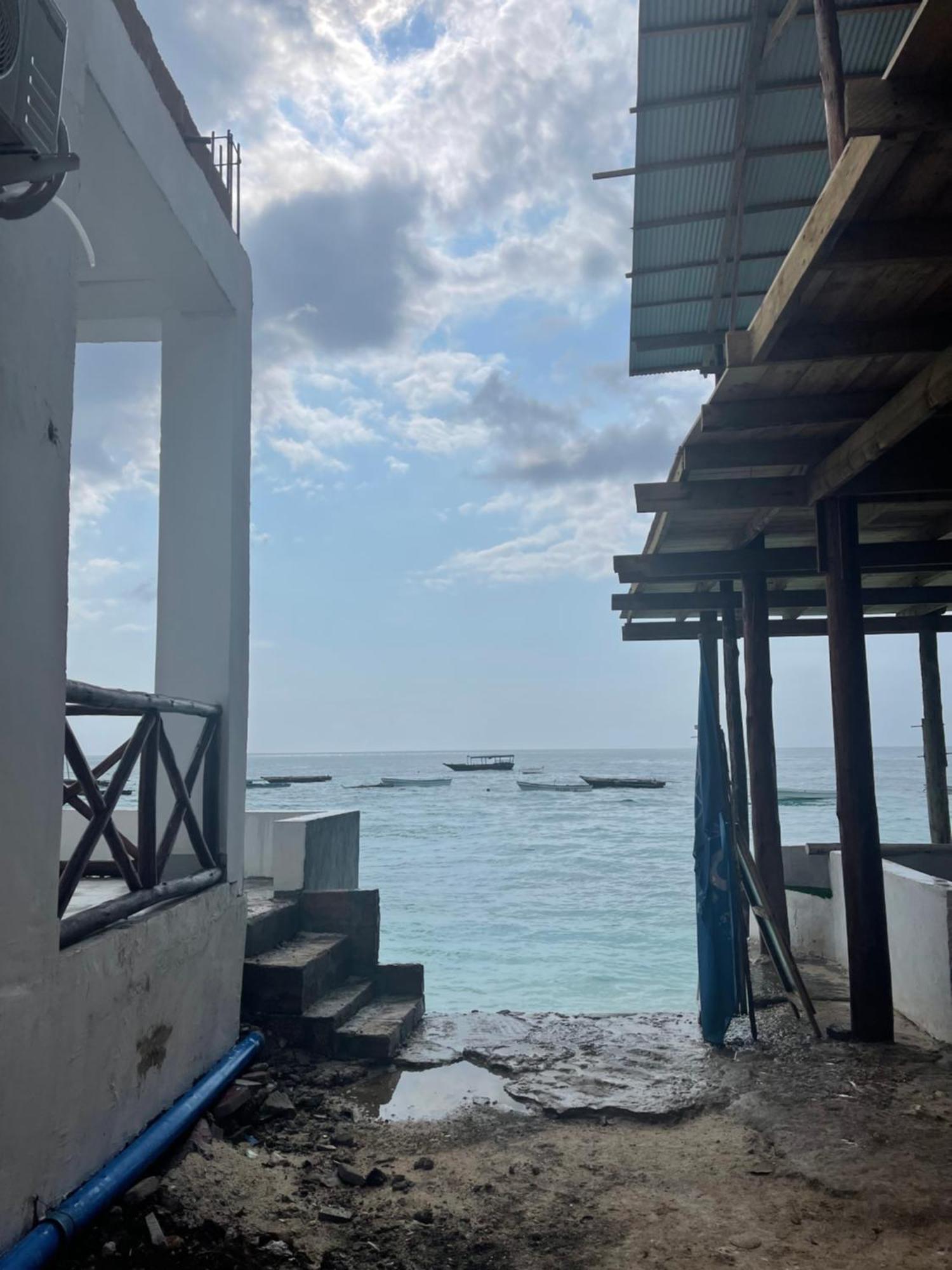 Amazing Zanzibar Beach Hotel Nungwi Exterior photo